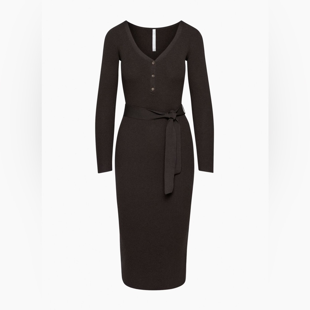 Aritzia: Babaton Henley Dress